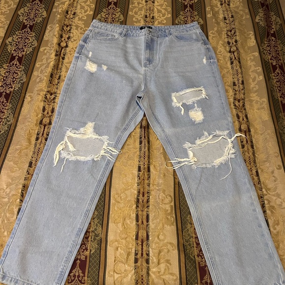 Super cute high waisted distressed missguided plus size jeans - Picture 1 of 5